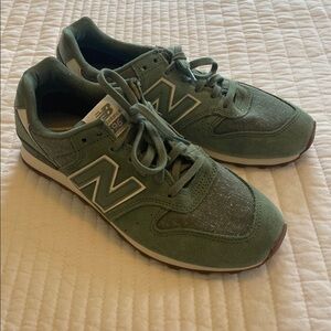 New Balance Women's Olive Green Sneakers